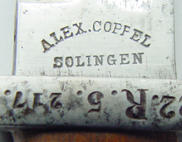 Herstellerbezeichnung auf der Klinge