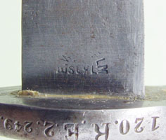 Herstellerbezeichnung auf der Klinge